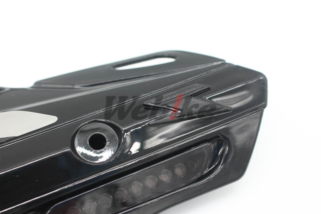 XC 護板 (附方向燈)_材質