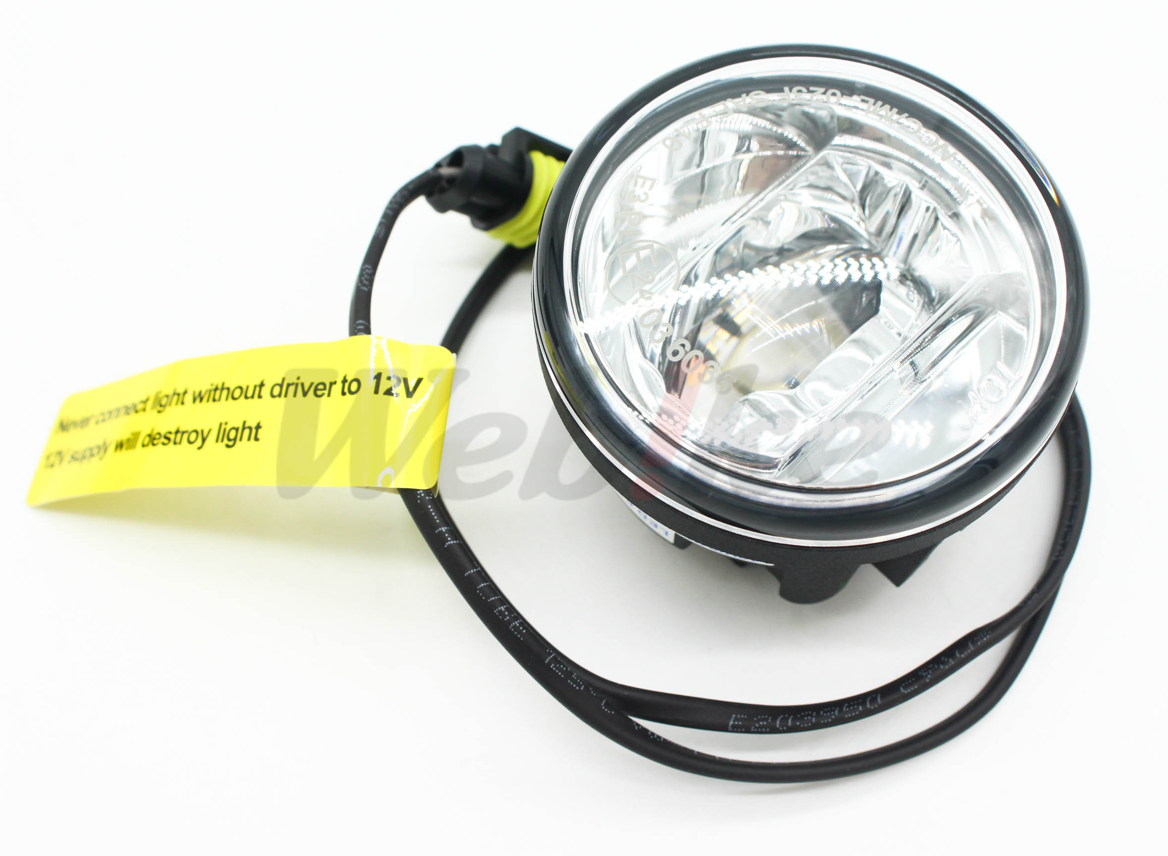 霧燈本體(不含支架、配線與燈框)_特寫