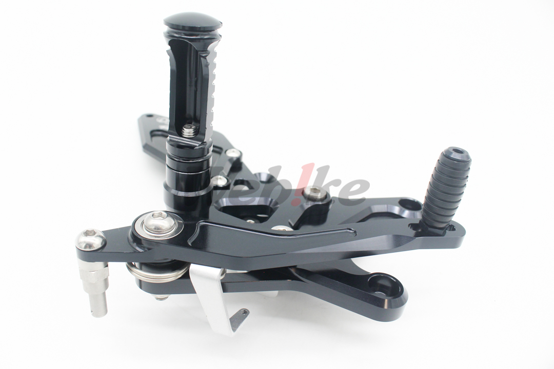 Rear Sets 4 Position_材質