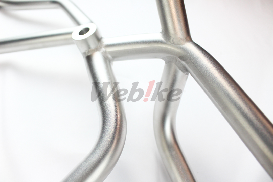 【瑕疵品】防撞保杆 (银色) MT-09 TRACER_特写