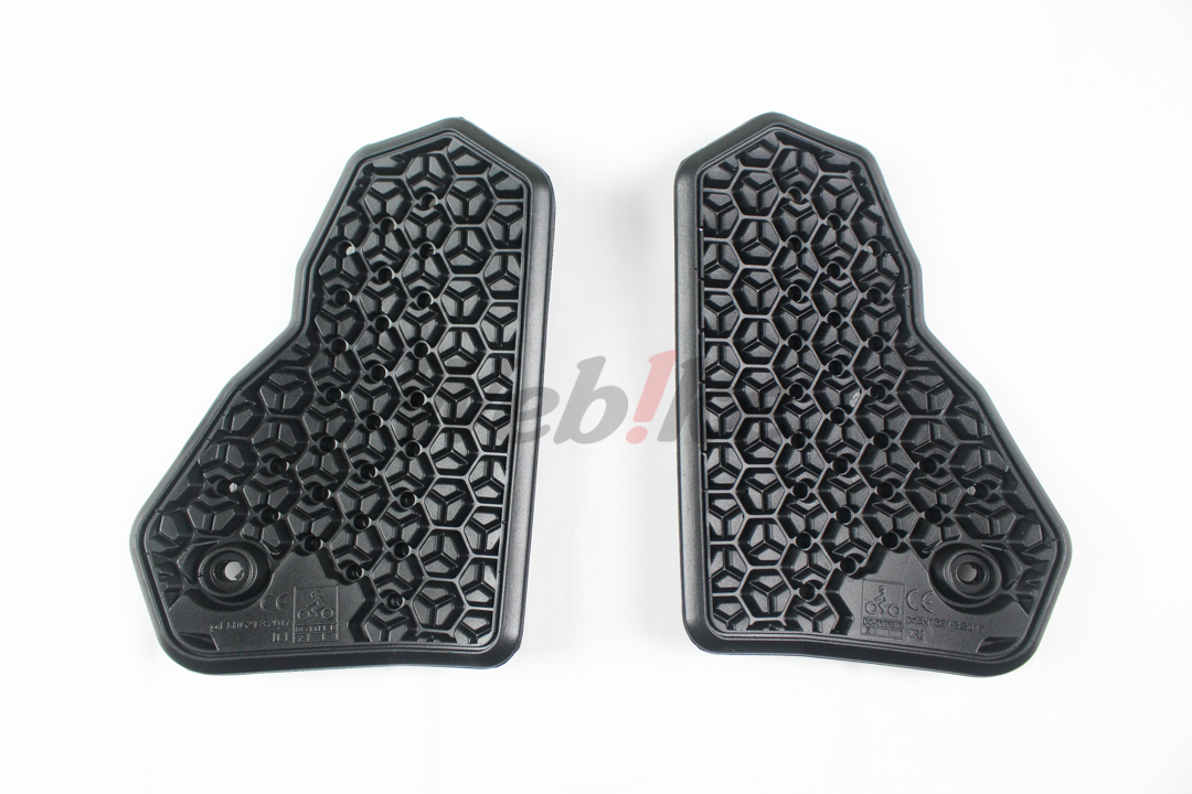 TRV 079 LINKS Separate Chest Protector_材質