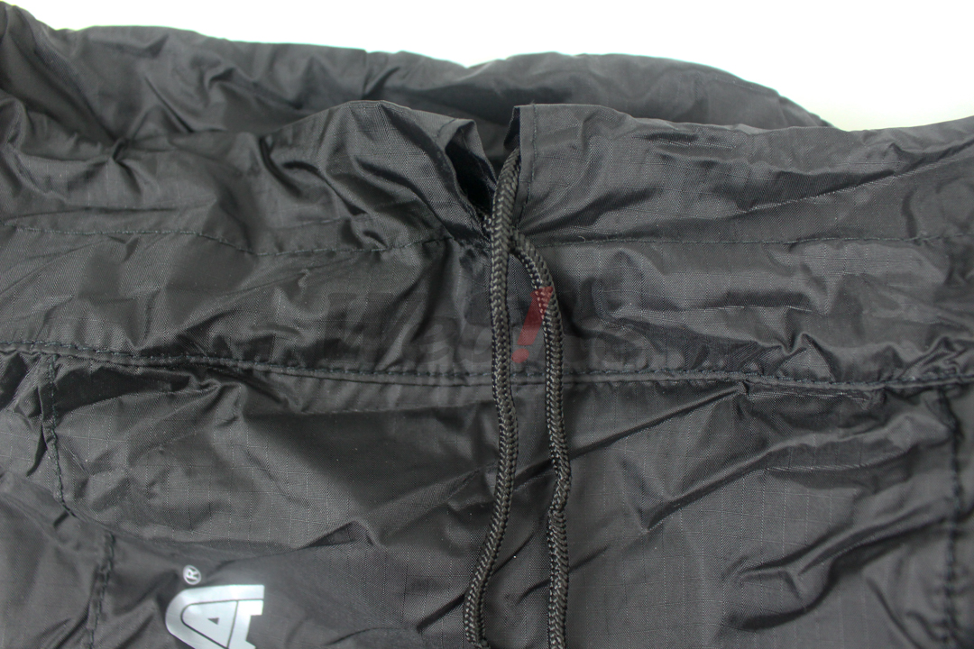 轻便型防水后背包 (黑)_特写