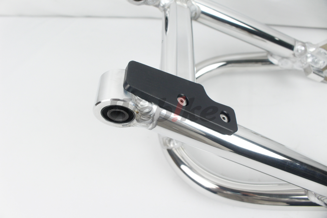 Normal Look双避震型后摇臂  (附平衡支架) 加长4cm_特写