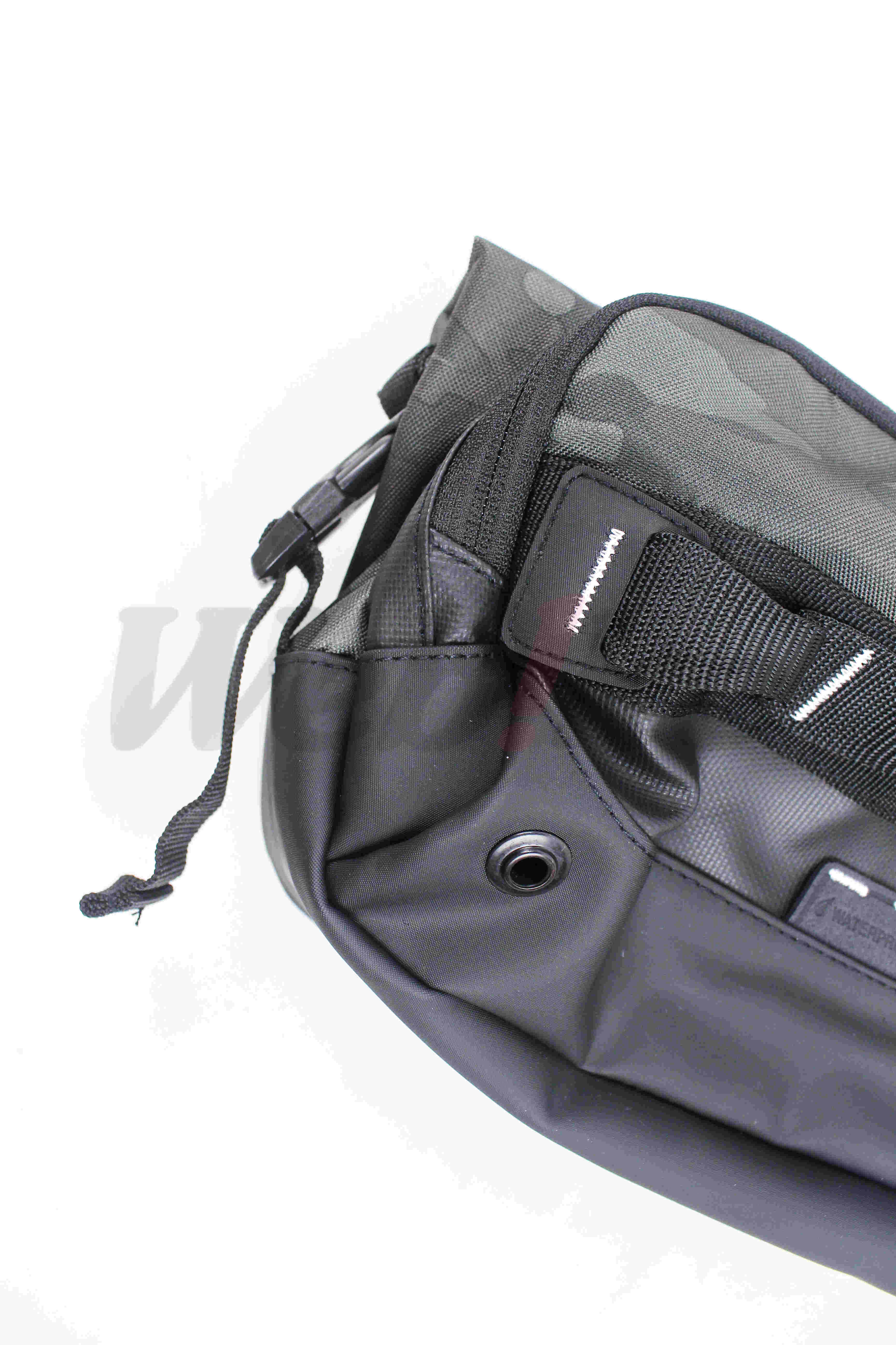 RSB279 防水臀包 5L (黑/白)_特写 RSB279 防水臀包 5L (黑/白)_特写