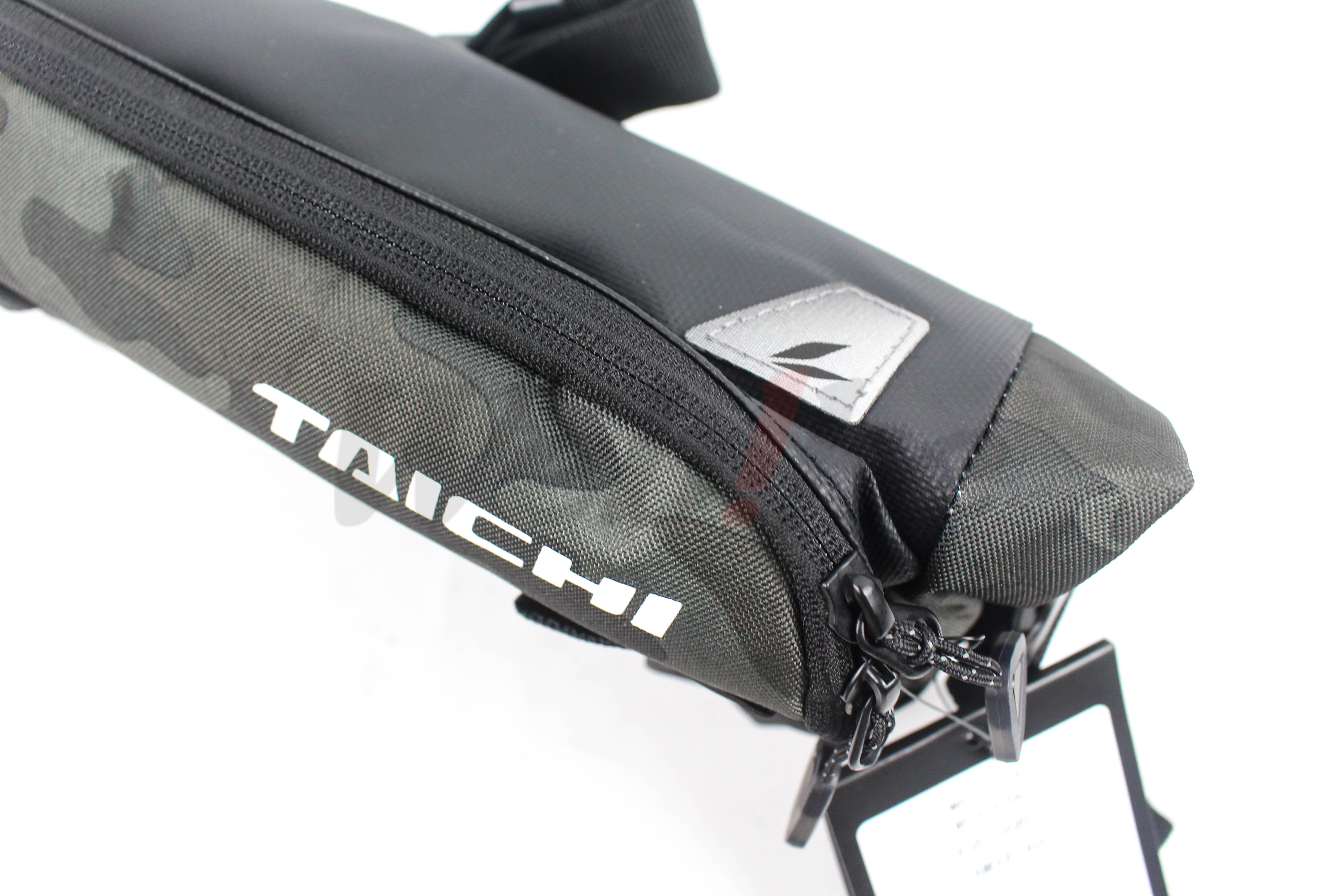 RSB279 防水臀包 5L (黑/白)_特写 RSB279 防水臀包 5L (黑/白)_特写