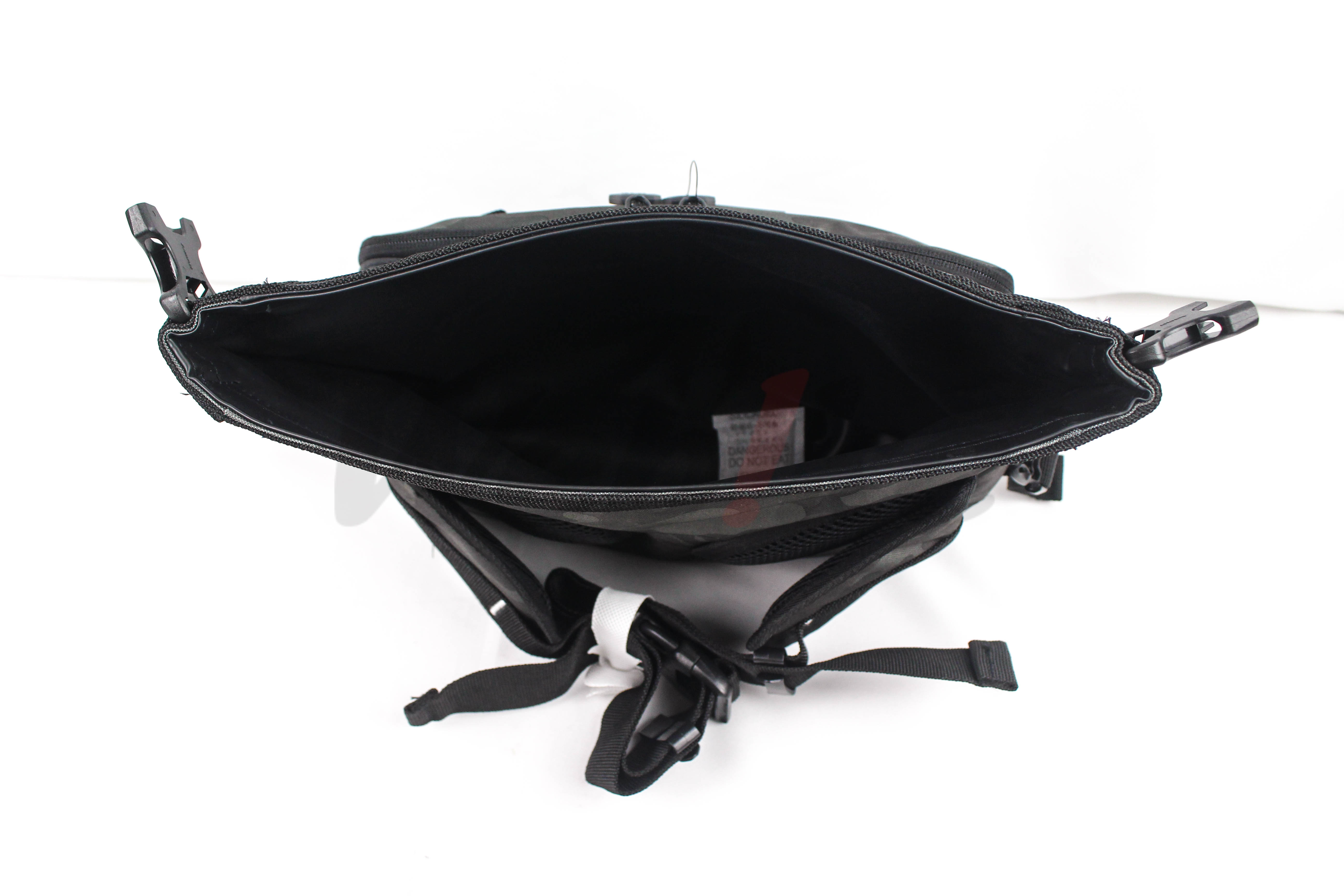 RSB279 防水臀包 5L (黑/白)_特写 RSB279 防水臀包 5L (黑/白)_特写