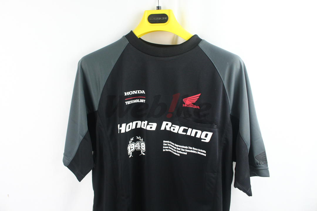 Communication T-Shirt_特寫