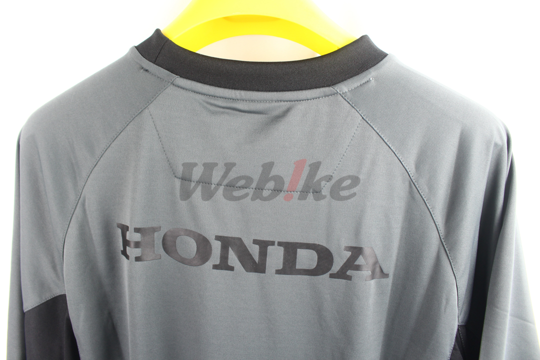 Communication T-Shirt_特寫