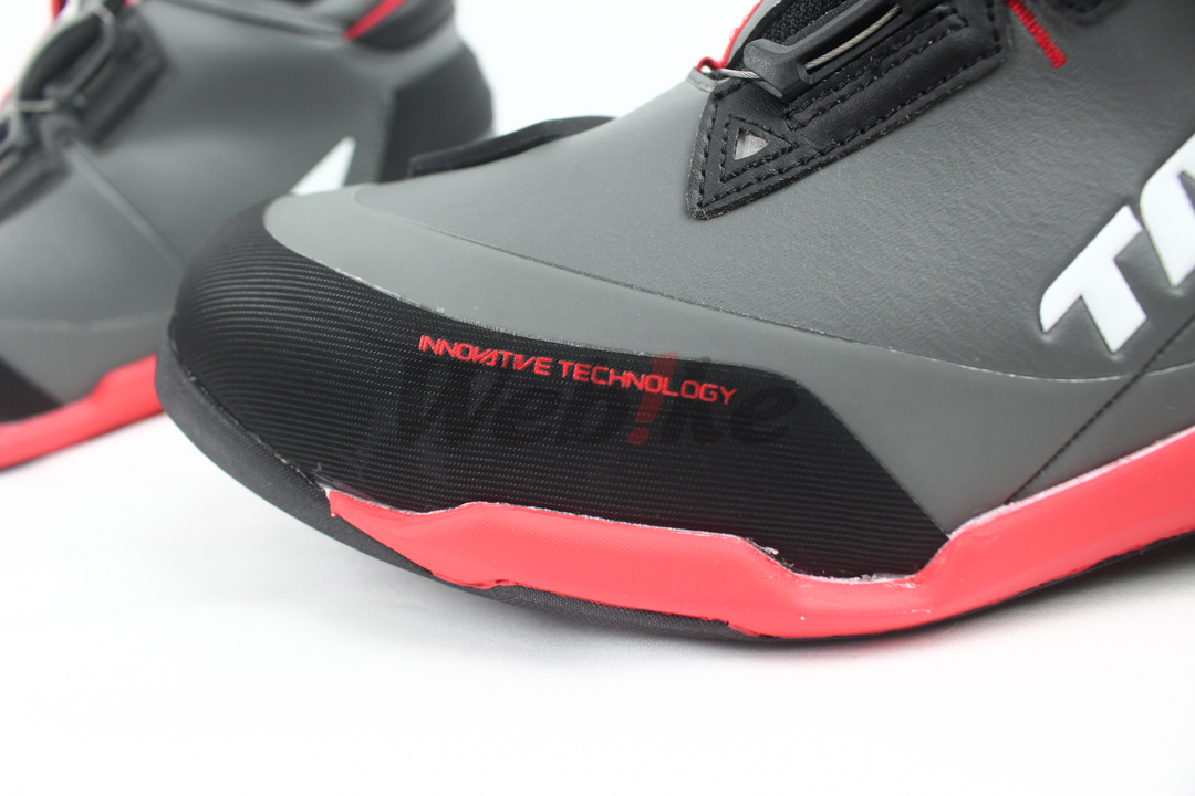 RSS013 防水透气车靴 (火箭灰) DRYMASTER_特写 RSS013 防水透气车靴 (火箭灰) DRYMASTER_特写