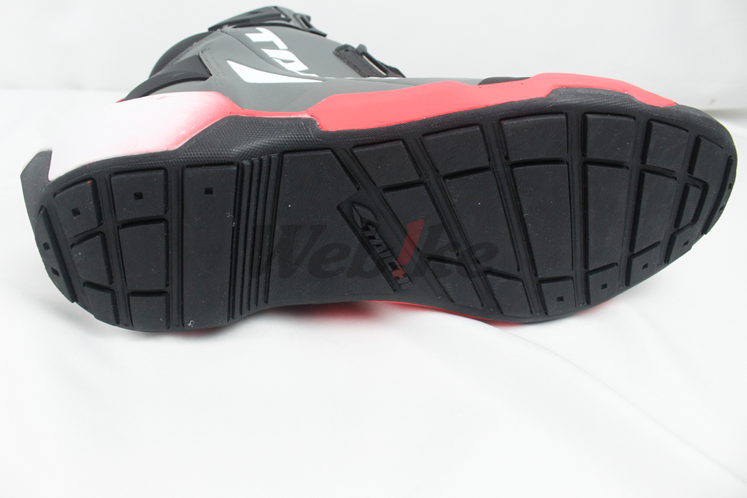 RSS013 防水透气车靴 (火箭灰) DRYMASTER_特写 RSS013 防水透气车靴 (火箭灰) DRYMASTER_特写