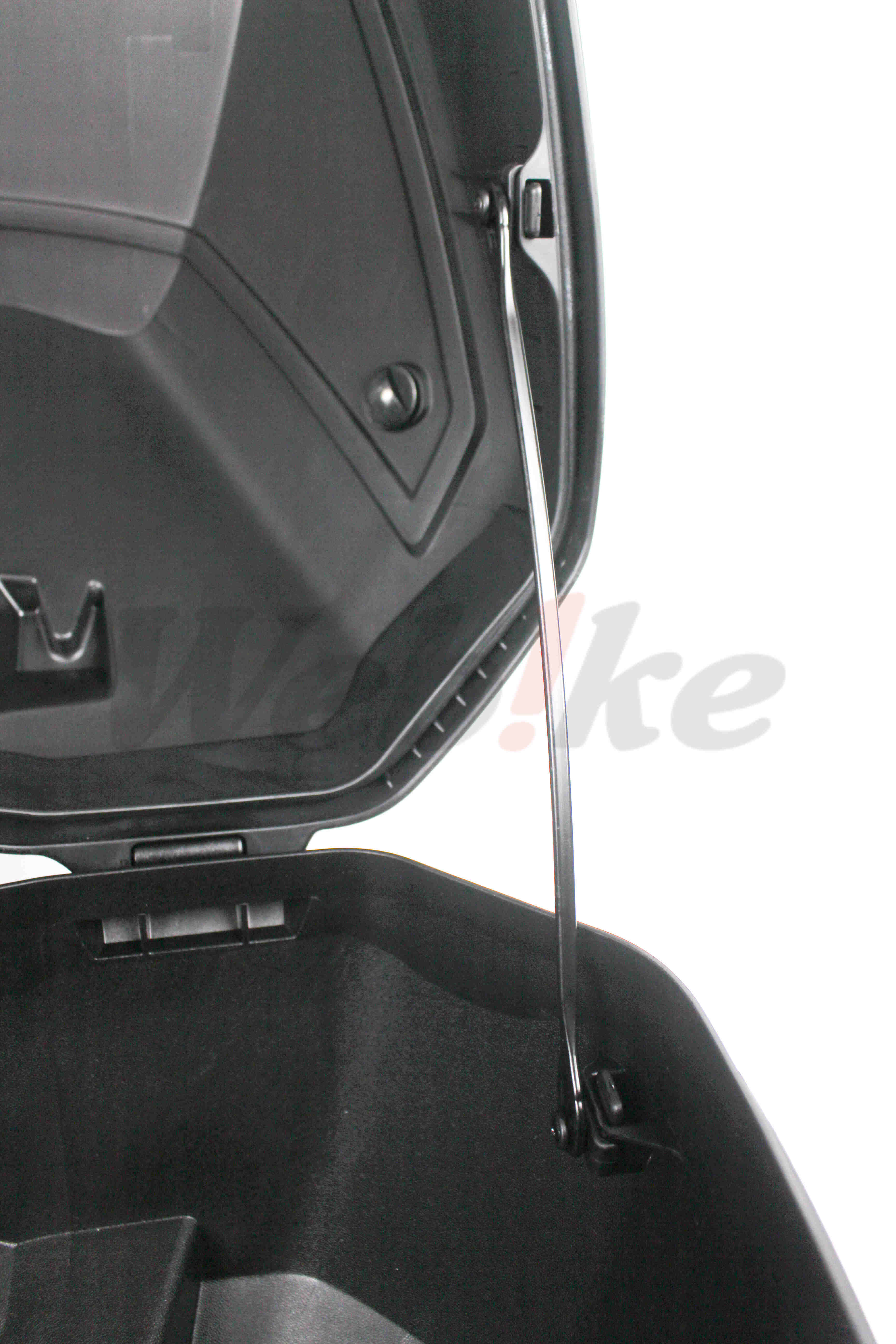 Top Box 50L (Smart Key System Type)_特写 Top Box 50L (Smart Key System Type)_特写