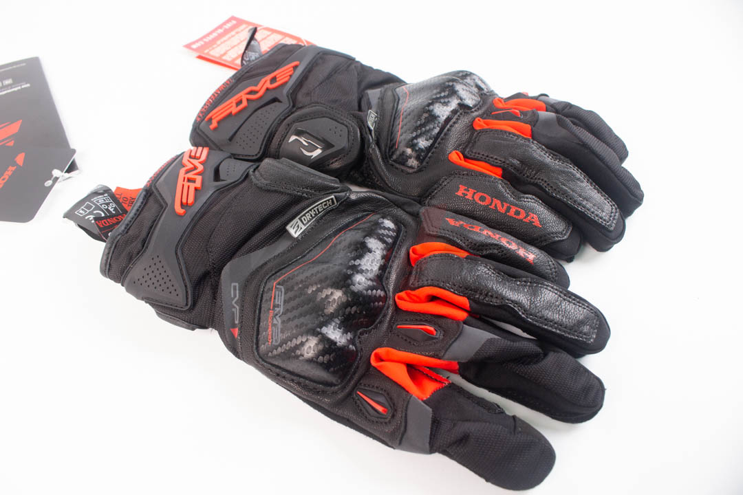 X-RIDER WP 手套_特写 X-RIDER WP 手套_特写