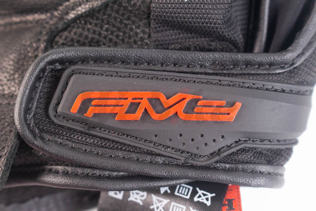 X-RIDER WP 手套_特写 X-RIDER WP 手套_特写