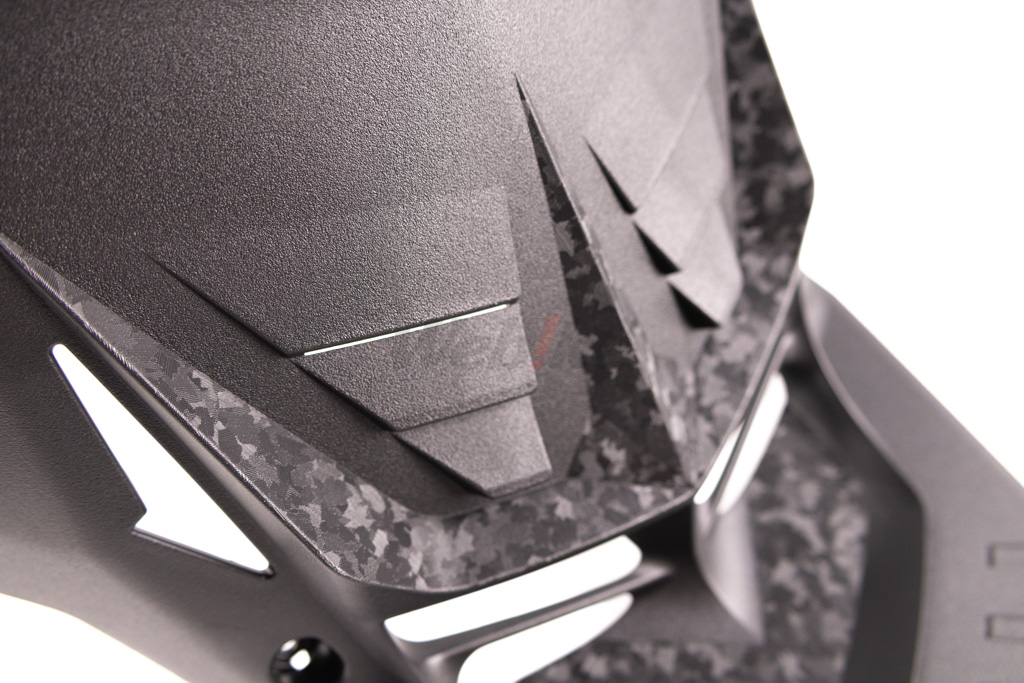 立体散热胸盖 DRG 2.0_特写 立体散热胸盖 DRG 2.0_特写