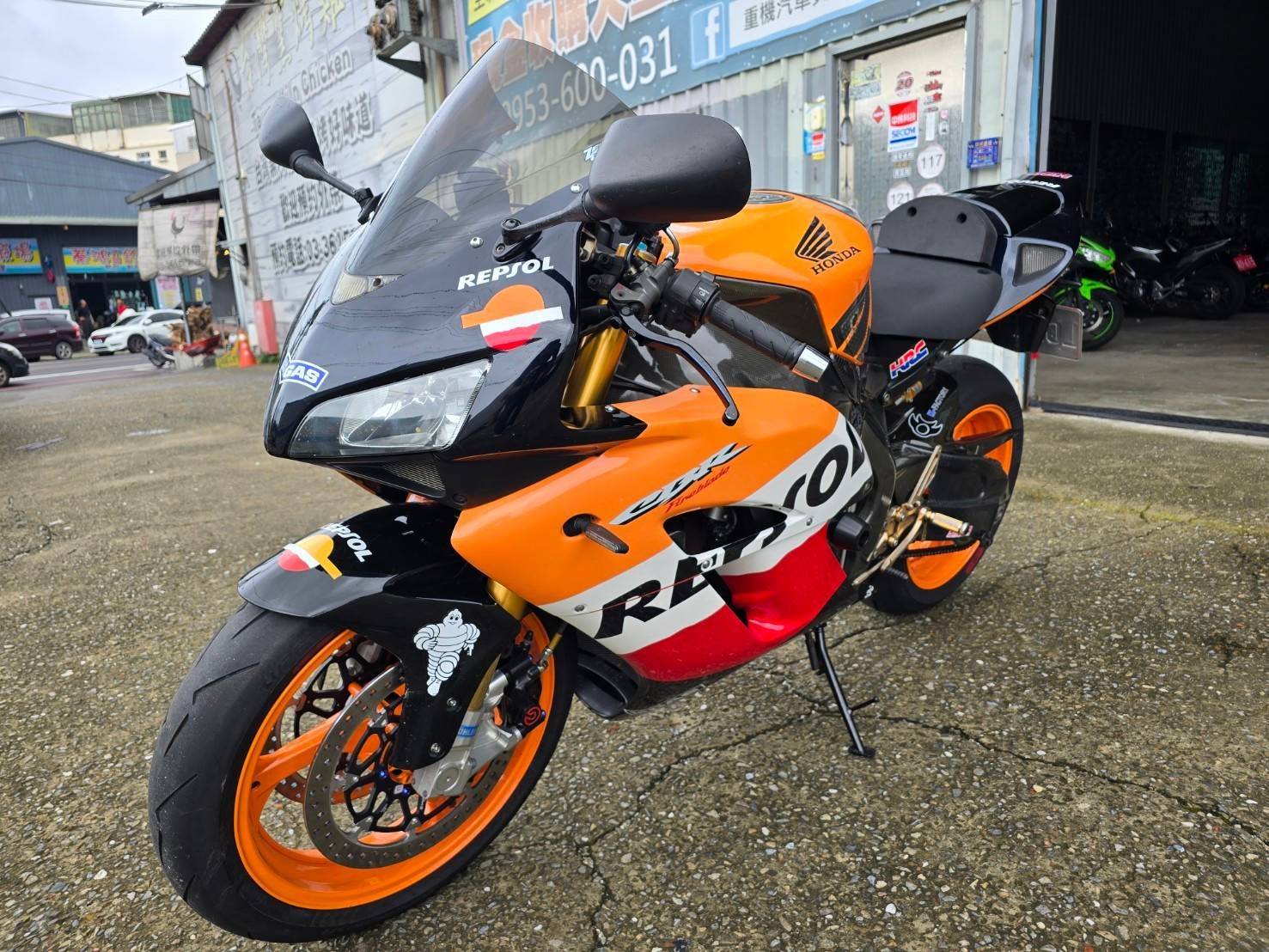 HONDA CBR1000RR Race-based - 中古/二手車出售中 HONDA CBR1000RR 力豹仕 | 個人自售