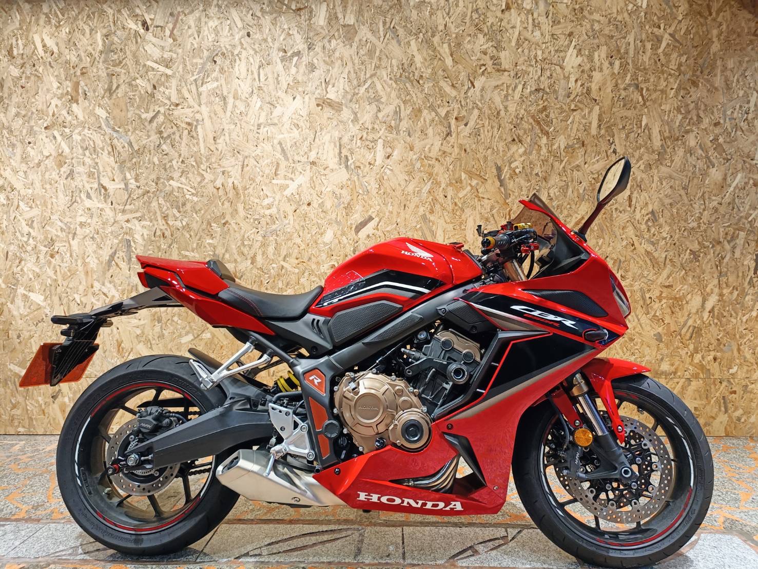 【個人自售】HONDA CBR650R - 「Webike-摩托車市」 2022 HONDA CBR650R 