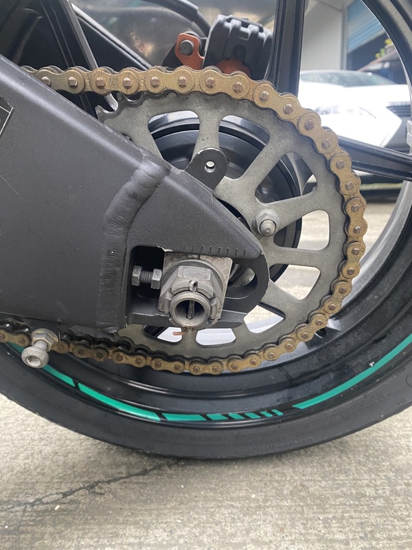 KAWASAKI NINJA ZX-6R - 中古/二手車出售中 15年ZX-6R 改裝:握把套 端子 手機架 水箱護網 部份鈦螺絲 原廠online防甩頭 | Motoshen大聖二輪廣場