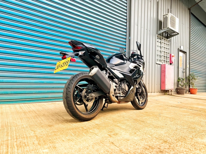 KAWASAKI NINJA400 - 中古/二手車出售中 稀有黑色 里程保證 原廠保固 小資族二手重機買賣 | 小資族二手重機買賣