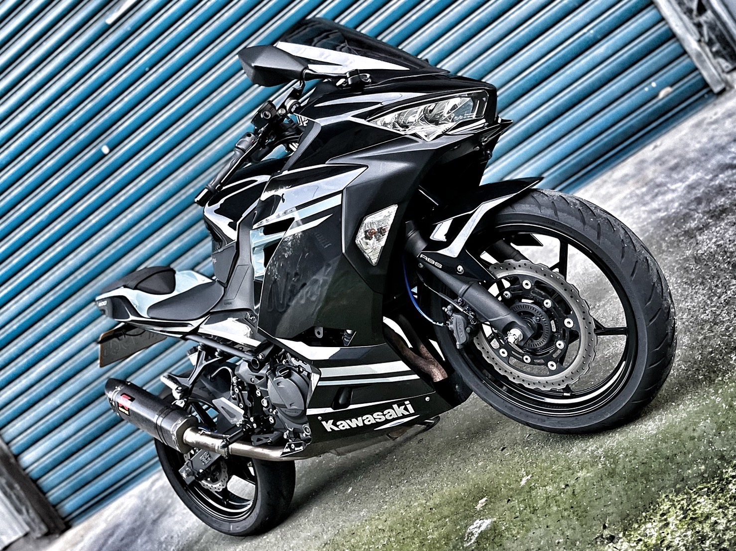 【小資族二手重機買賣】KAWASAKI NINJA400 - 「Webike-摩托車市」 碳蠍管 行車記錄器 腳踏後移 無摔車無事故 小資族二手重機買賣
