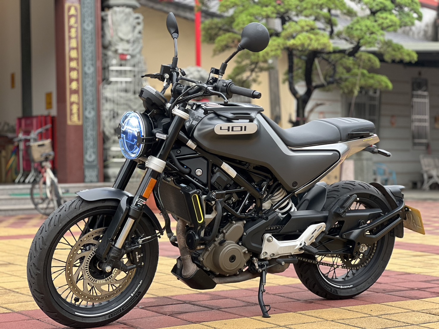 【YSP 建興車業】HUSQVARNA VITPILEN 401 - 「Webike-摩托車市」 黑箭401（公司車 霧燈）