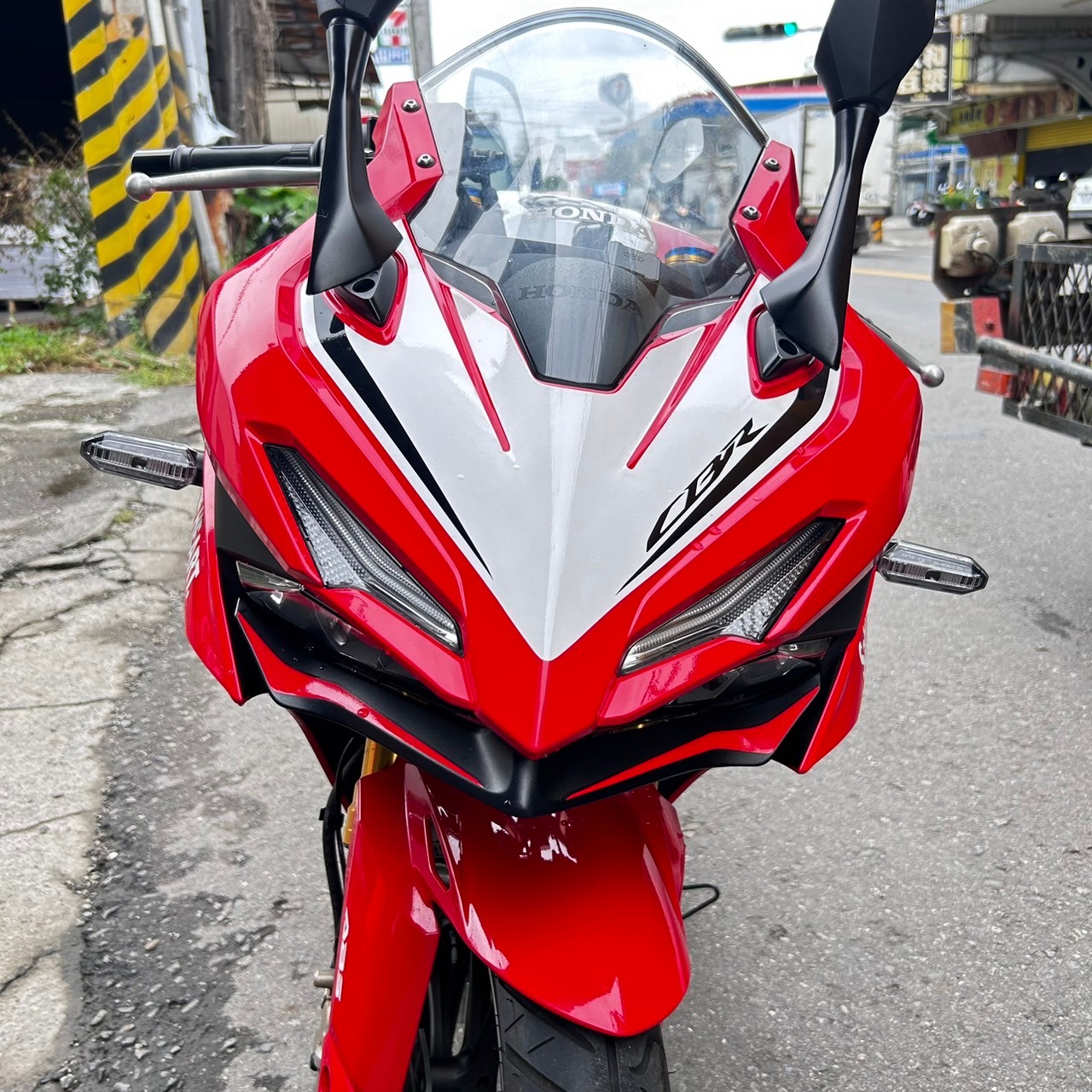 HONDA CBR150R - 中古/二手車出售中 售 美車一台 CBR150R 仿賽 白牌仿賽 | 飛翔國際