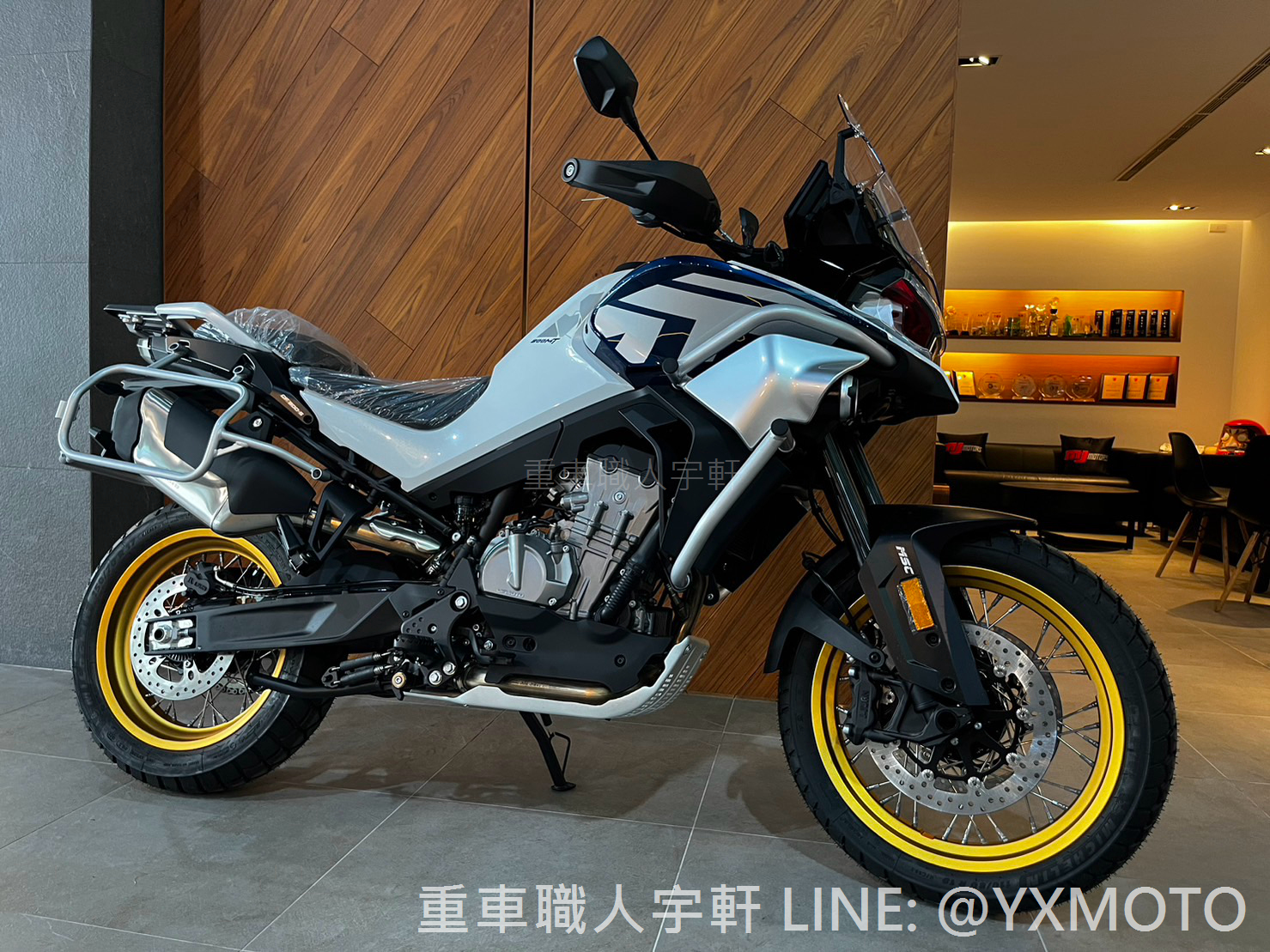 CFMOTO  800MT EXPLORE新車出售中 【重車職人宇軒】CFMOTO 800MT EXPLORE 白色 春風 總代理公司車 零利率實施中! | 重車銷售職人-宇軒 (敏傑)