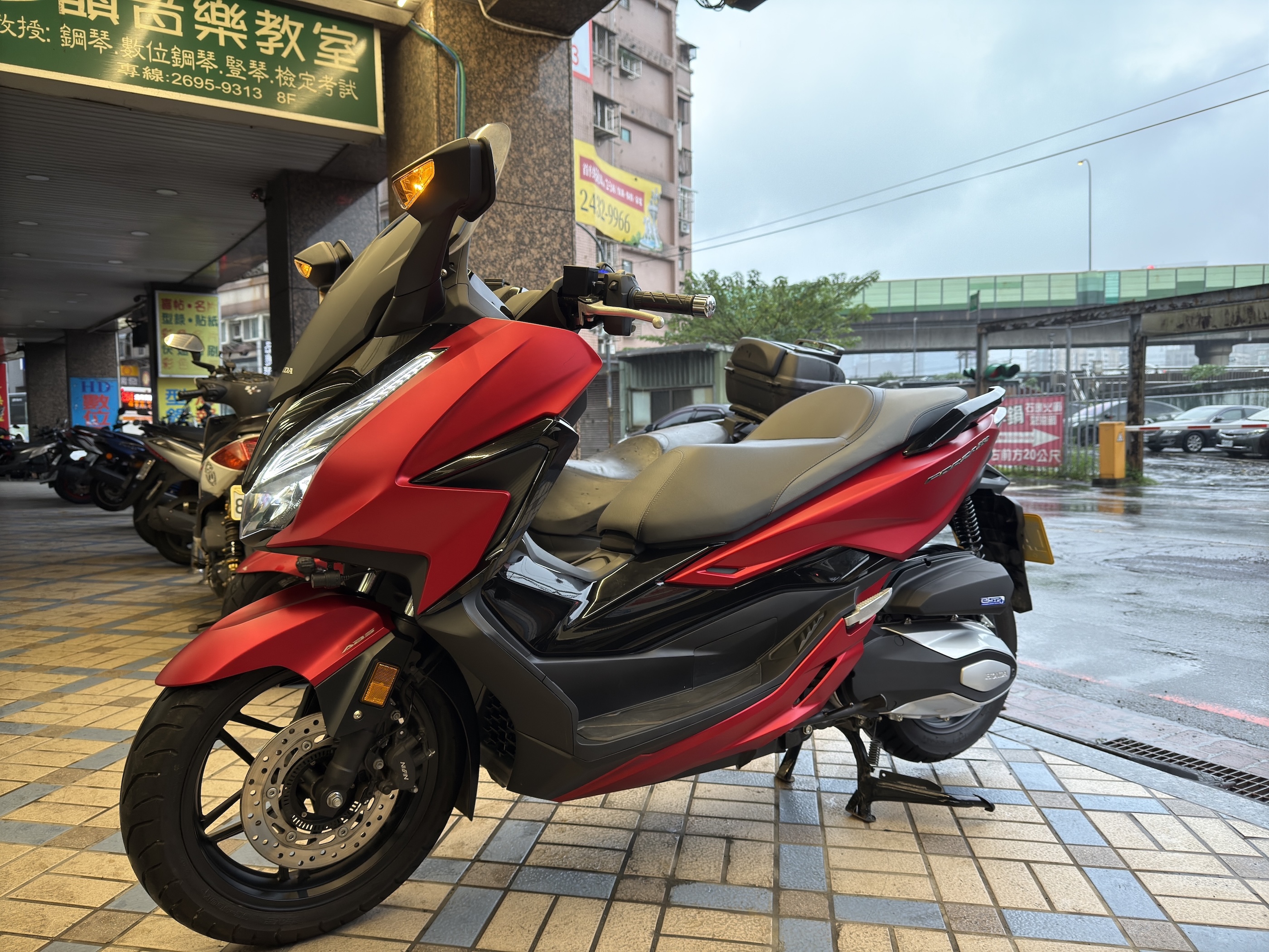 【GP重機】HONDA FORZA 300 - 「Webike-摩托車市」 Honda Forza 350