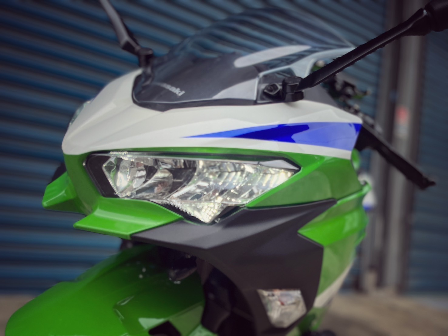 KAWASAKI NINJA400 - 中古/二手車出售中 碳蠍管 行車記錄器 兩套車殼 原廠品齊全 小資族二手重機買賣 | 小資族二手重機買賣