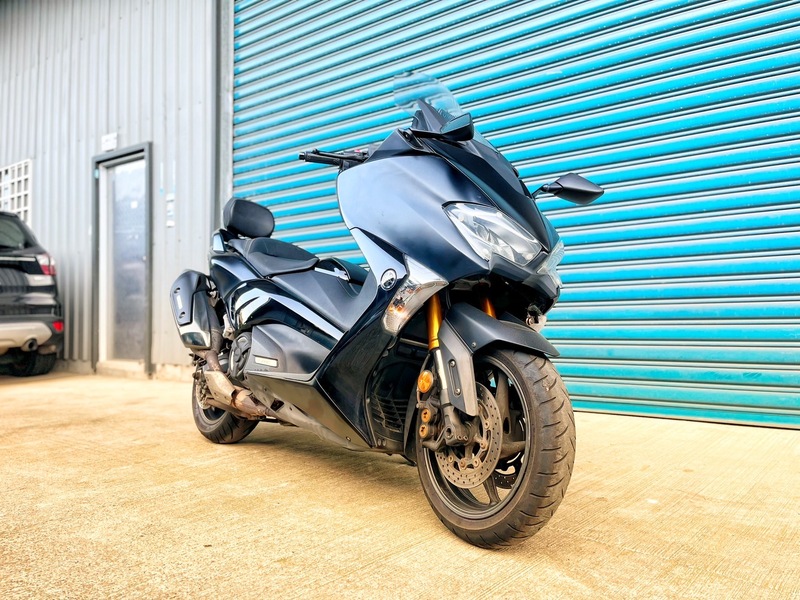 YAMAHA TMAX530 - 中古/二手車出售中 DX版 里程保證 無摔車無事故 小資族二手重機買賣 | 小資族二手重機買賣