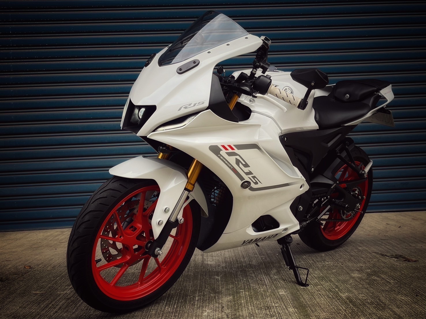 YAMAHA YZF-R15 - 中古/二手車出售中 R15v4 白色系 行車記錄器 基本改裝 無倒無摔 小資族二手重機買賣 | 小資族二手重機買賣