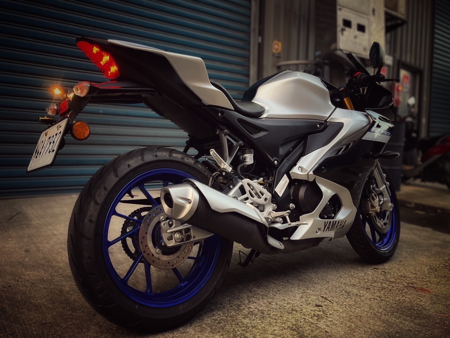 YAMAHA YZF-R15 - 中古/二手車出售中 R15v4M 行車記錄器 基本改裝 一手車無摔車無事故 小資族二手重機買賣 | 小資族二手重機買賣