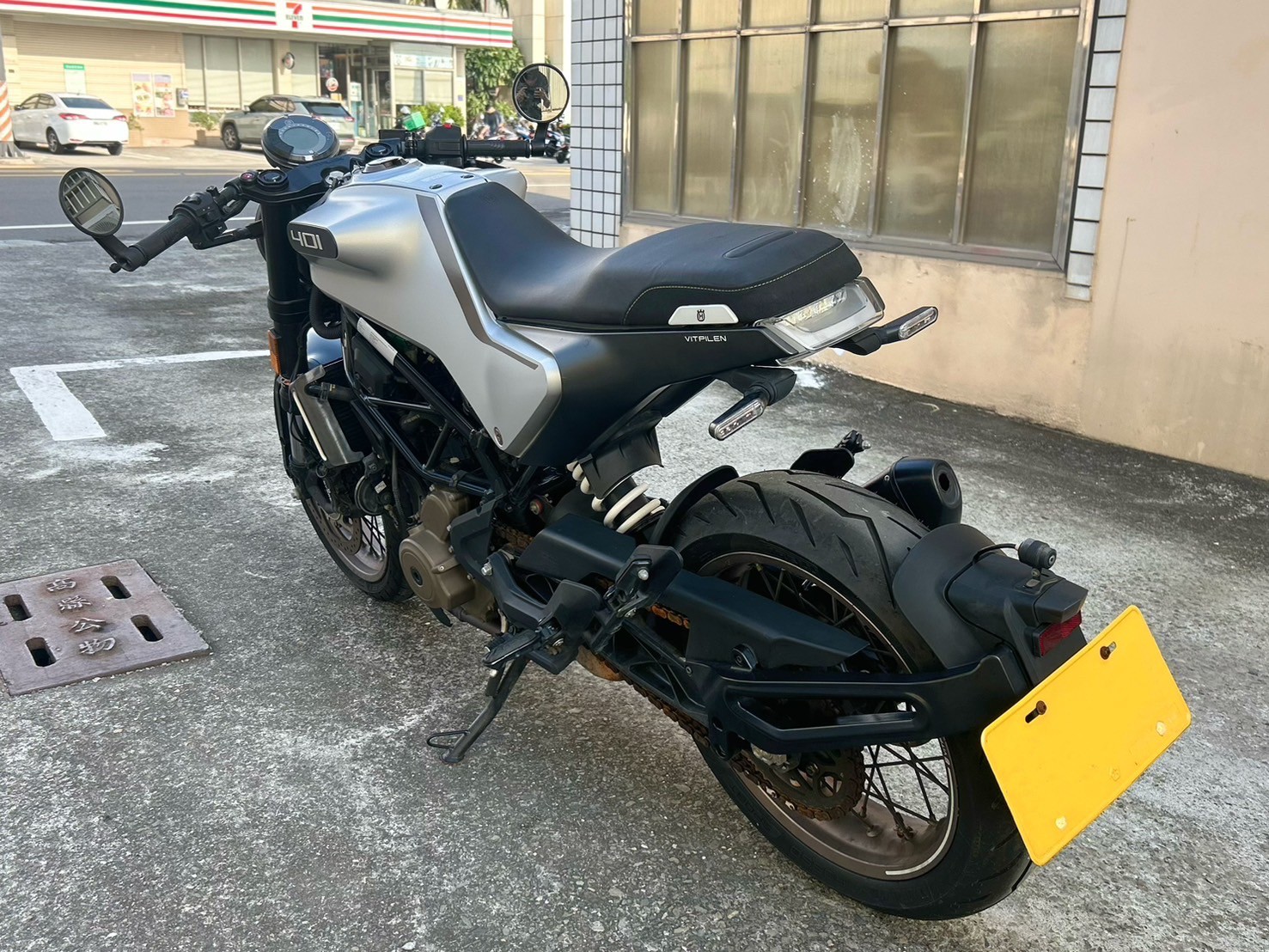 HUSQVARNA VITPILEN 401 - 中古/二手車出售中 二手檔車中古車配合全額.超額.學生貸款強力過件白牌黃牌紅牌仿賽街車大型重機滿18即可辦理 | 楷瑞重車