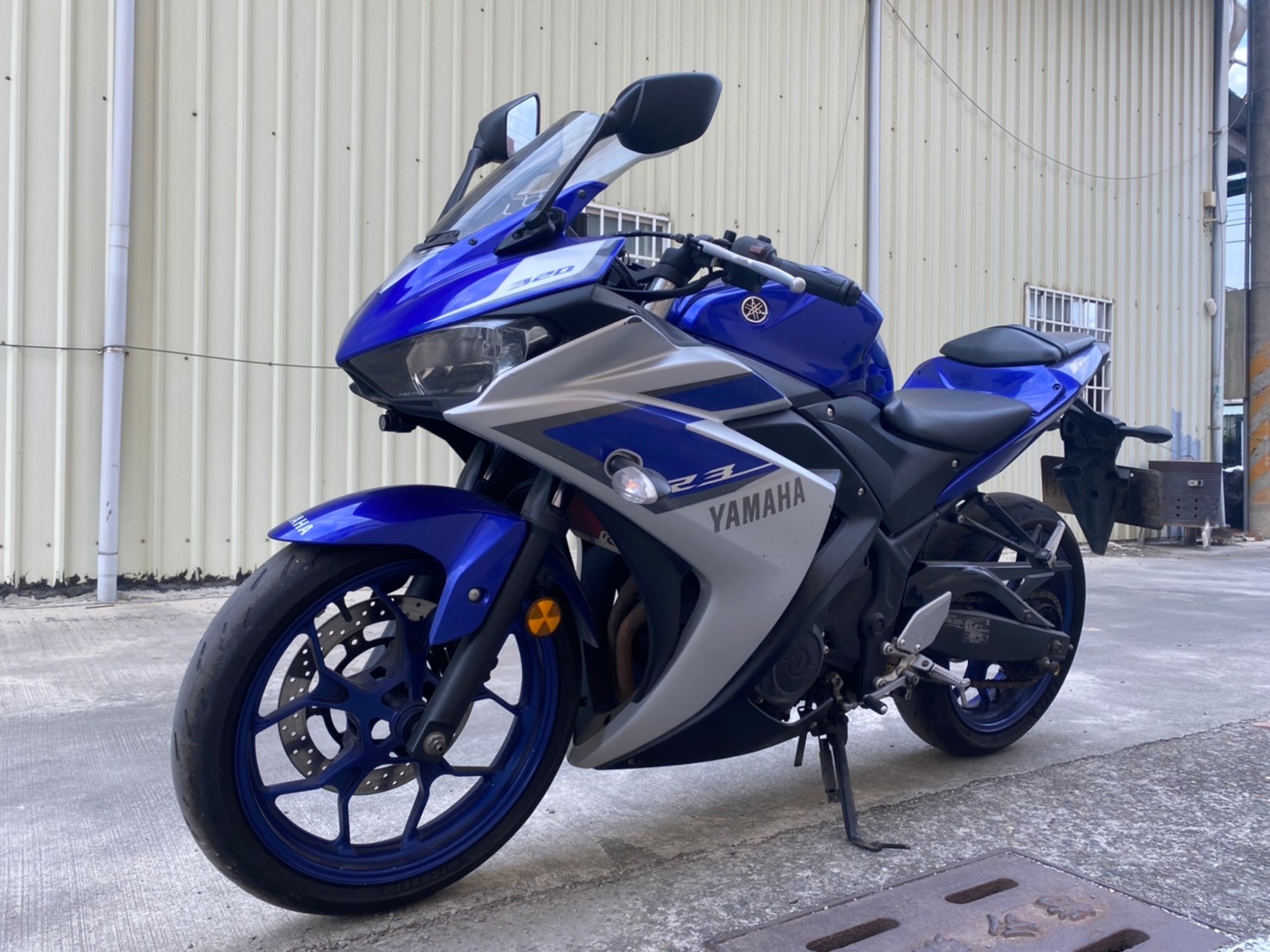 YAMAHA YZF-R3 - 中古/二手車出售中 二手檔車中古車配合全額.超額.學生貸款強力過件白牌黃牌紅牌仿賽街車大型重機滿18即可辦理 | 恆欣車行