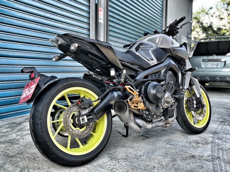 YAMAHA MT-09 - 中古/二手車出售中 Spark排氣管 K-tech後避震 MirrorWork防甩頭 超多改裝 小資族二手重機買賣 | 小資族二手重機買賣