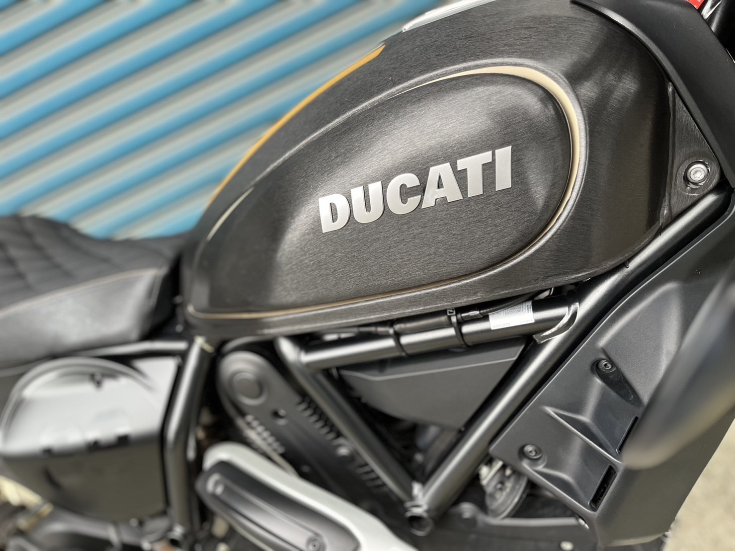 DUCATI SCRAMBLER CAFE RACER - 中古/二手車出售中 全段SC排氣管 Ohlins後避震 女用車 小資族二手重機買賣 | 小資族二手重機買賣