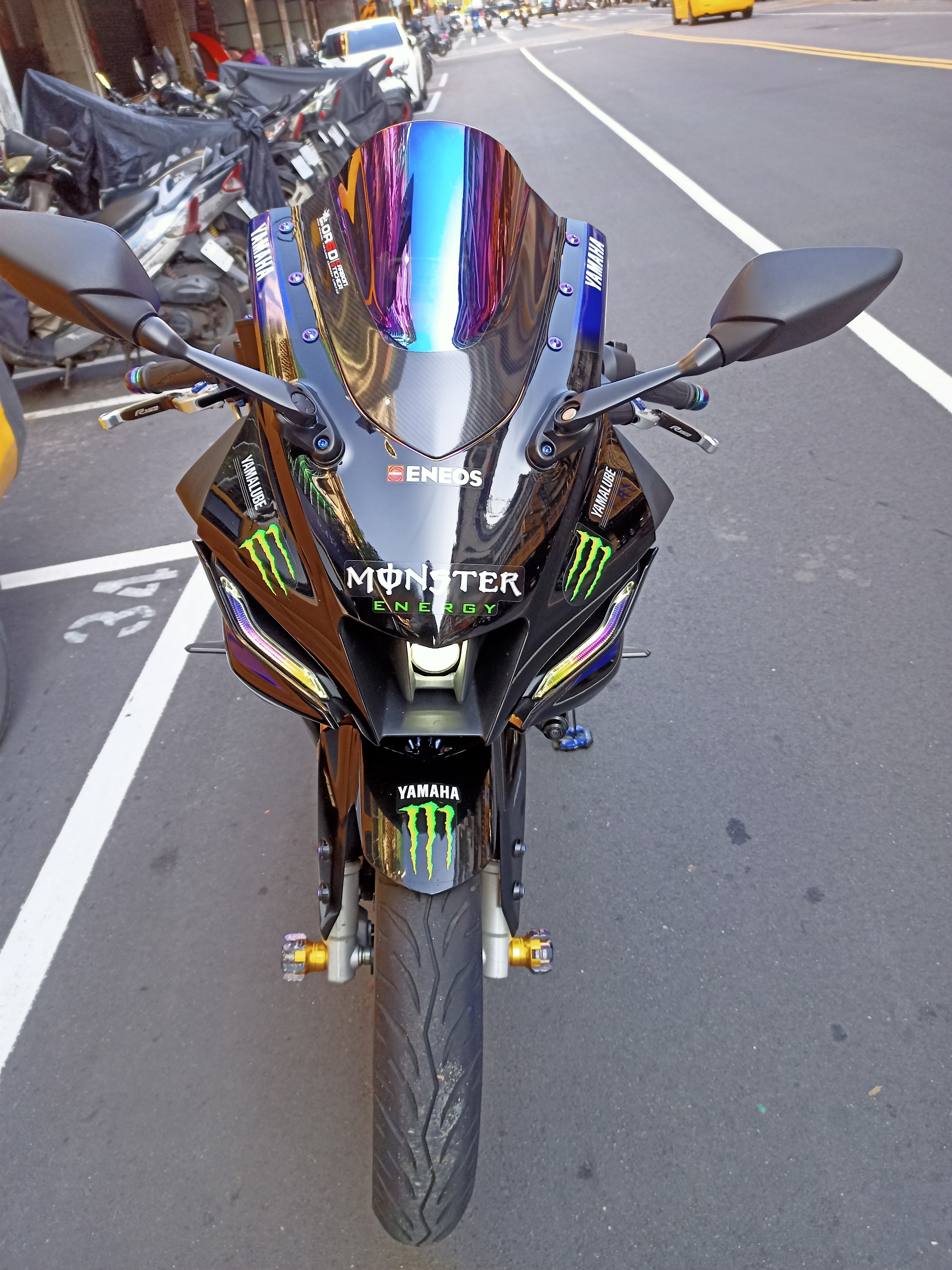 YAMAHA YZF-R15 - 中古/二手車出售中  ［車輛名稱］YZF-R15m［車輛顏色］GP魔爪［車輛年份］2022［行駛里程］3400+［所在地區］新北［出售金額］95000(可議價) ［交易方式］希望儘量面交為主 安全你我改裝內容：大黃蜂行車記錄器八爪手機架方向燈欣炫腳踏後移幾乎全車鈦螺絲 | 個人自售