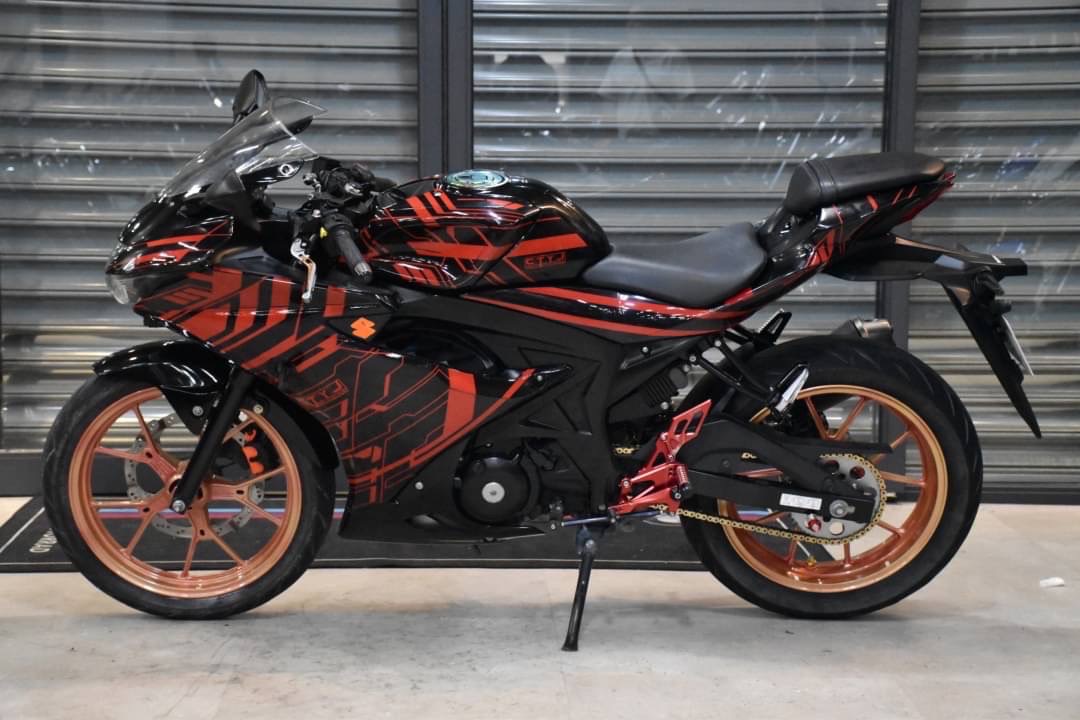 SUZUKI GSX-R150 - 中古/二手車出售中 禾倉腳踏後移 行車記錄器 小資族二手重機買賣 | 小資族二手重機買賣