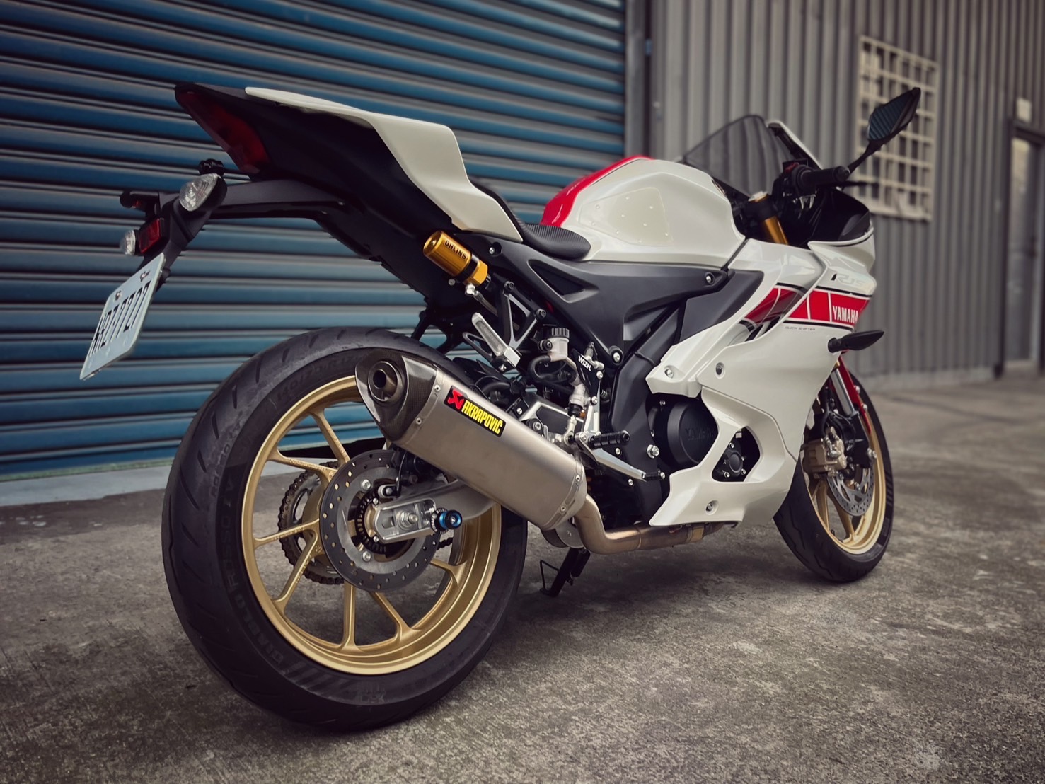 YAMAHA YZF-R15 - 中古/二手車出售中 60週年紀念版 鈦蠍管 Ohlins後避震 WH!Z腳踏後移 小資族二手重機買賣 | 小資族二手重機買賣