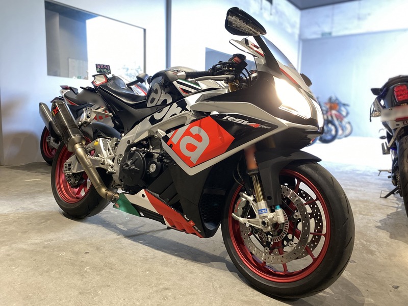 APRILIA RSV4 RF - 中古/二手車出售中 2016年 APRILIA RSV4 RF/0元交車/分期貸款/車換車/線上賞車/到府交車 | 翊帆國際重車