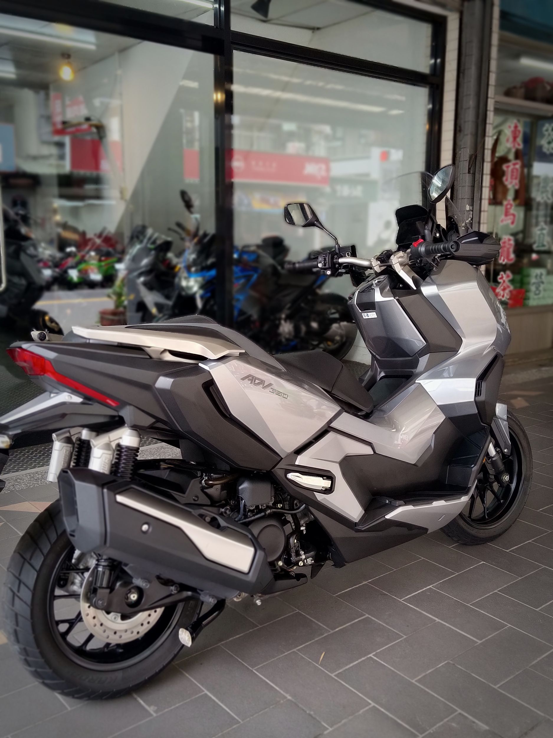 HONAD ADV350 - 中古/二手車出售中 ADV 350 ABS，總代理一手車只跑5250km，車身完美無傷 | 成蘆進口摩托車