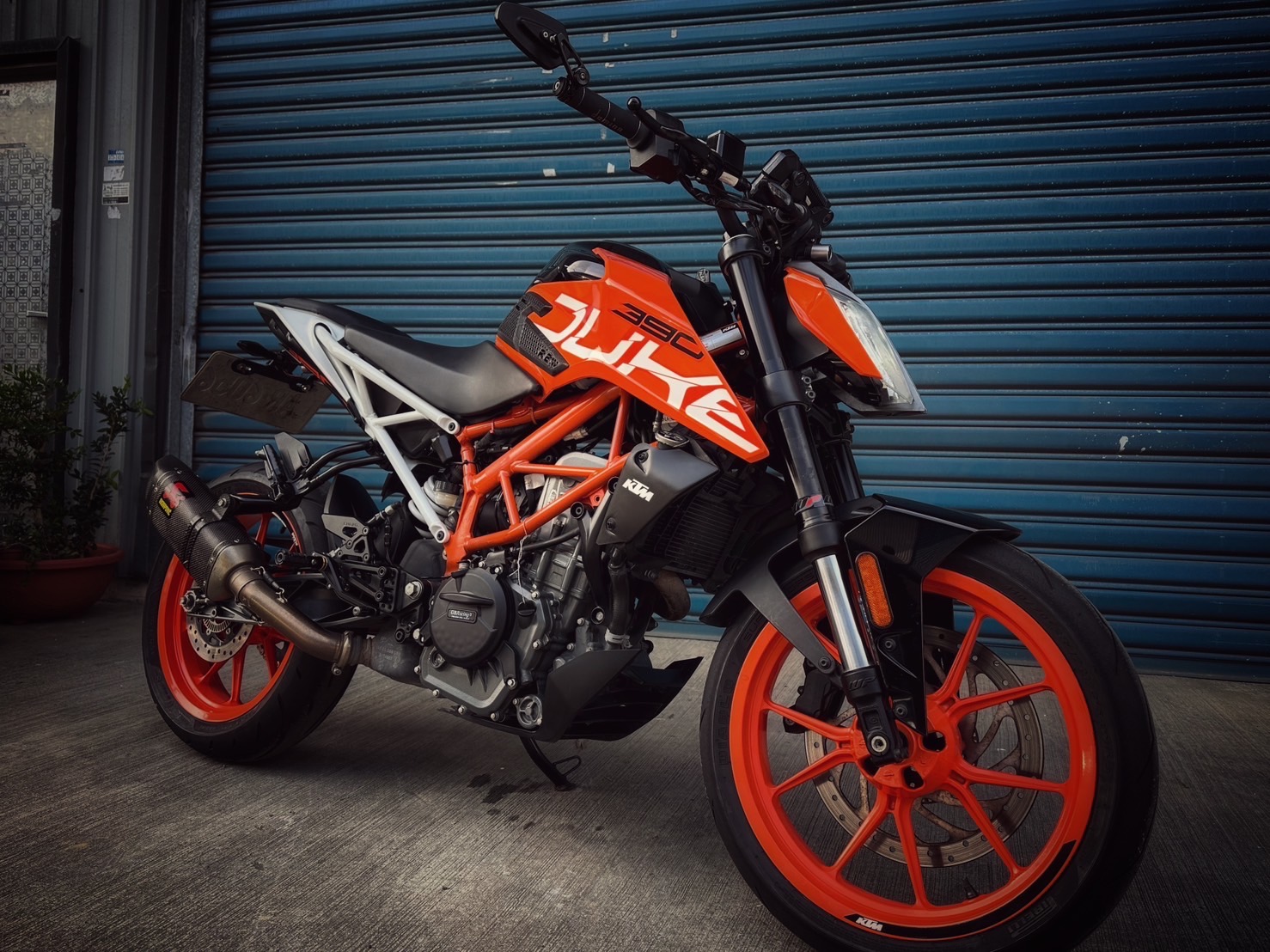 【小資族二手重機買賣】KTM 390DUKE - 「Webike-摩托車市」 Duke390 碳蠍管 WH!Z高階腳踏 無摔車無事故 小資族二手重機買賣