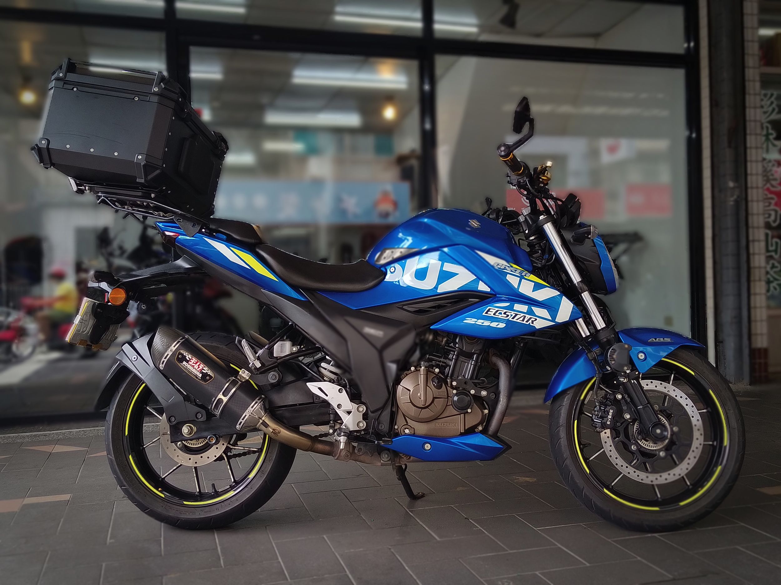 SUZUKI GIXXER 250 - 中古/二手車出售中 GIXXER250 ABS 總代理，全車原漆漂亮，只跑10735km | 成蘆進口摩托車