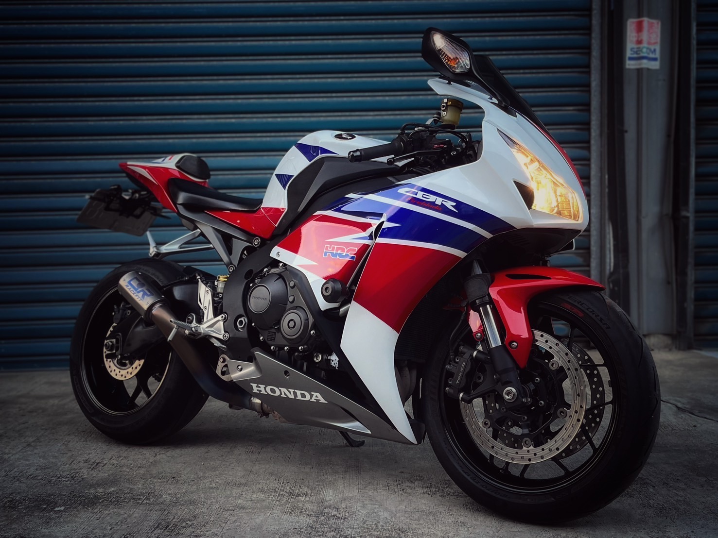 HONDA CBR1000RR Fire Blade - 中古/二手車出售中 CBR1000RR HRC配色 小紅莓排氣管 基本改裝 小資族二手重機買賣 | 小資族二手重機買賣