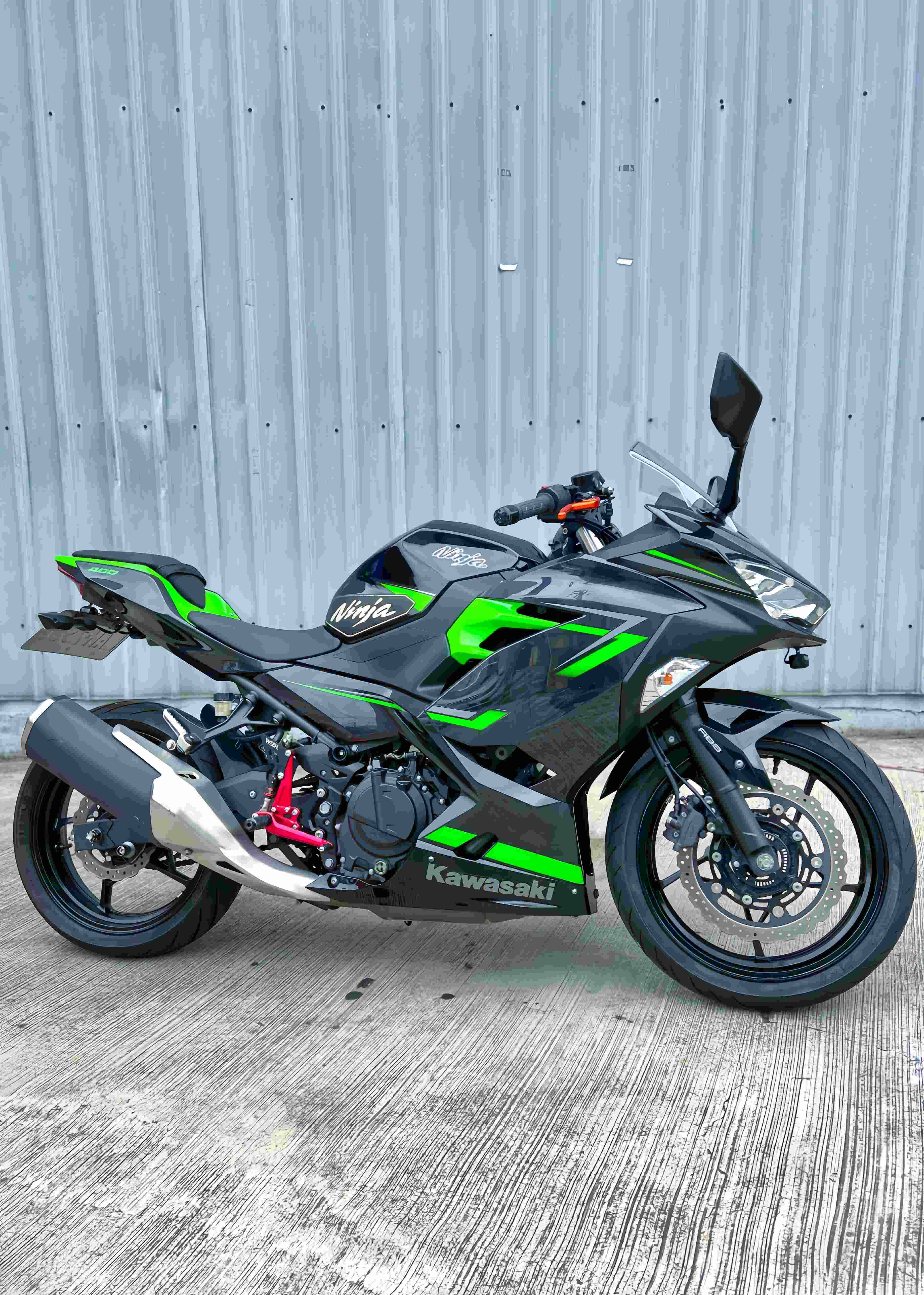 KAWASAKI NINJA400 - 中古/二手車出售中 2019年 NINJA400 多樣改裝 無摔 無事故 | 阿宏大型重機買賣