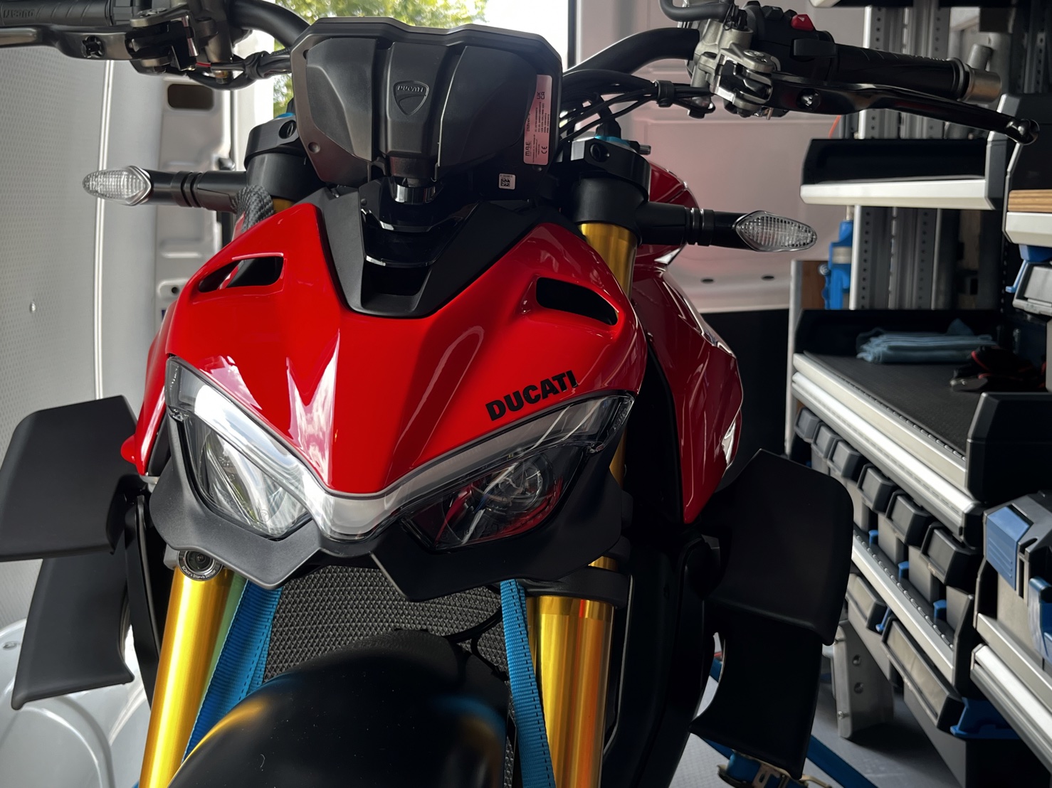 DUCATI STREETFIGHTER V4 S新車出售中 【敏傑宇軒】賀交車 宋大哥 DUCATI 杜卡迪 STREETFIGHTER V4S 總代理公司車 | 重車銷售職人-宇軒 (敏傑)