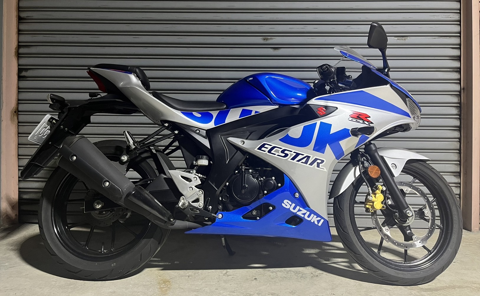 SUZUKI GSX-R150 - 中古/二手車出售中 小阿魯 GSX-R150 只跑300公里 keyless 免鑰匙 高轉熱血引擎 | 個人自售