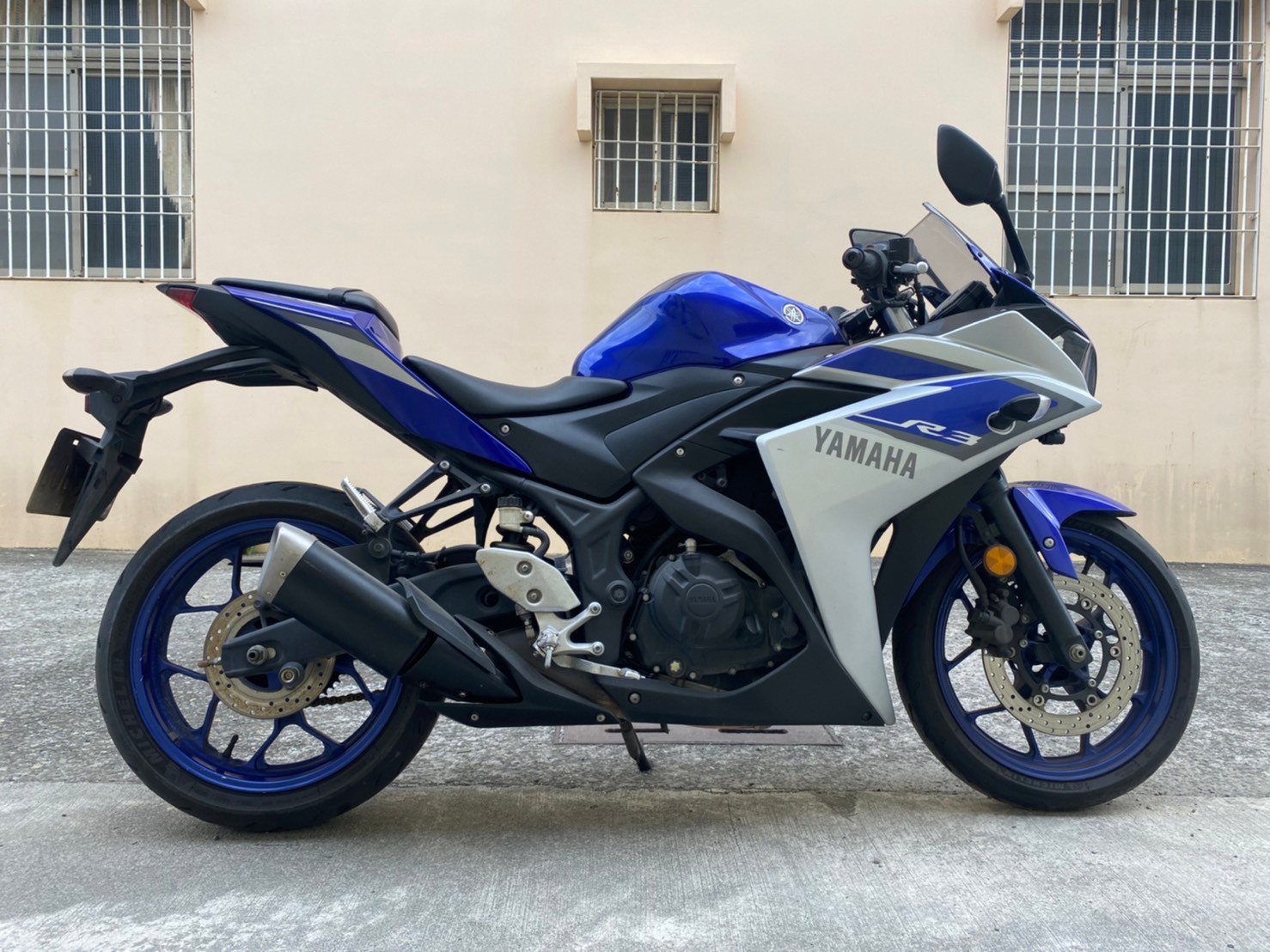 YAMAHA YZF-R3 - 中古/二手車出售中 二手檔車中古車配合全額.超額.學生貸款強力過件白牌黃牌紅牌仿賽街車大型重機滿18即可辦理 | 恆欣車行