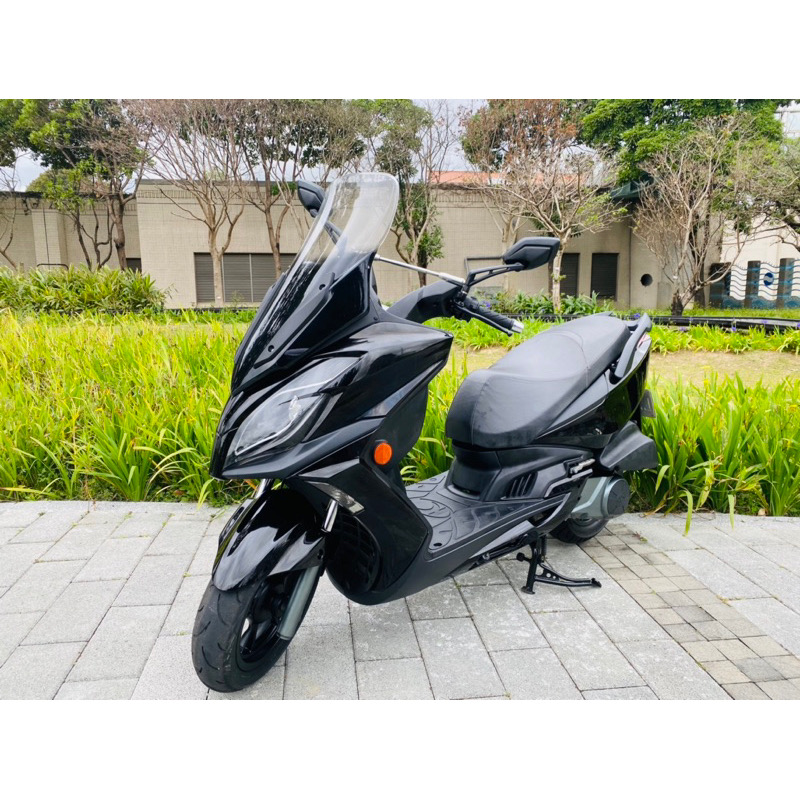 【輪泰車業】光陽 G-DINK 300 - 「Webike-摩托車市」 KYMCO 光陽 GDINK300 2017 G頂客 少數腳踏板是平的重機