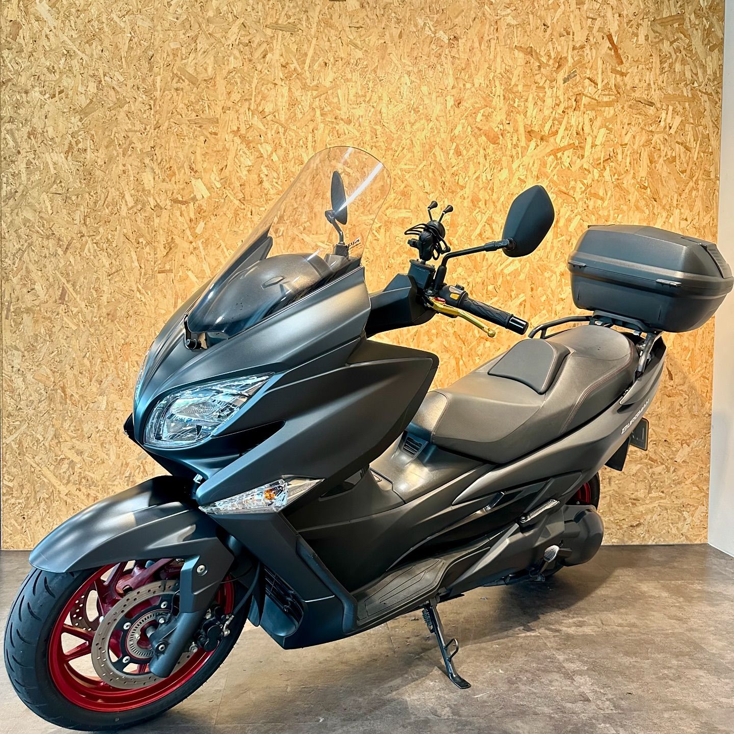 SUZUKI Burgman 400 (SKYWAVE400) - 中古/二手車出售中 2018 SUZUKI BURGMAN AN400 【漢堡400】台鈴車 | 個人自售