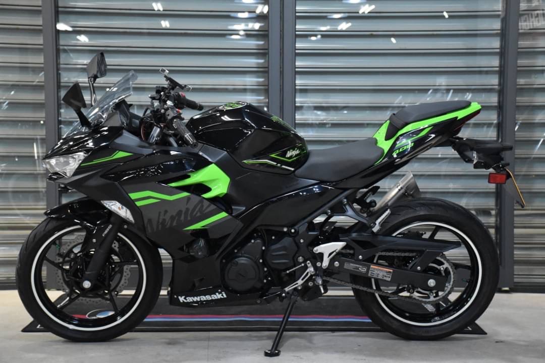 KAWASAKI NINJA400 - 中古/二手車出售中 全段排氣管 瓷釉黑 Ridea(握把、端子） 小資族二手重機買賣 | 小資族二手重機買賣